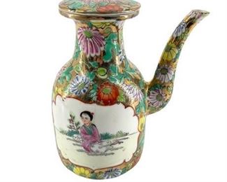 Lot 118
Vintage Chinese Porcelain Tea Pot