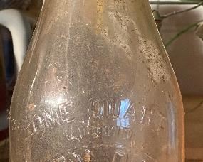 One Quart Slug Plate Daisy Dairy Mebane N.C. Milk Bottle
