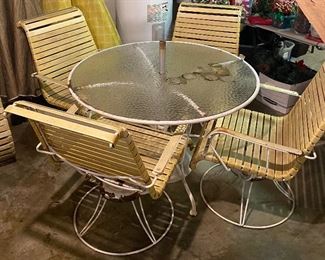 Mid-Century Outdoor Set