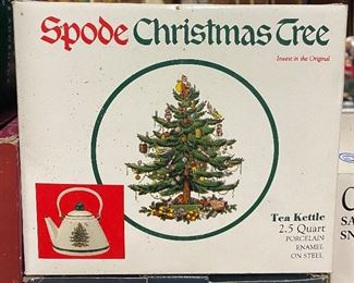 Spode Christmas Tree Tea Kettle in Box
