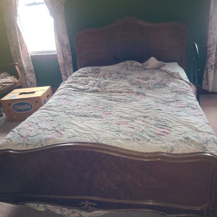 Two Blondes With Junk In The Trunk Estate Sales in Toledo, OH