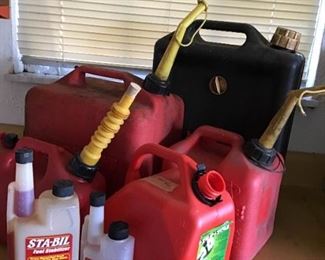 4 Gas Cans Large Oil Can and Sta Bil Fuel Stabilizer