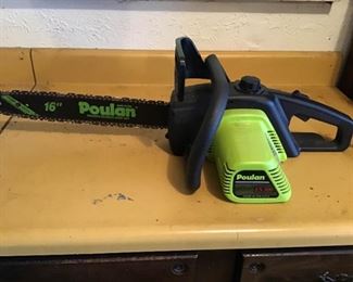 16 Inch Poulan ES300 Chainsaw