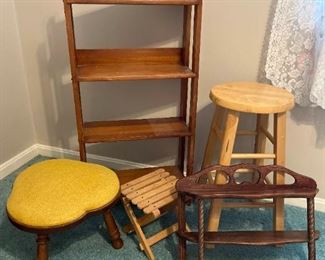 Five Piece Wood Accessory Lot