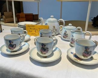 Vintage early 1910’s child’s tea set