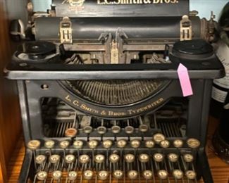 Antique typewriter 