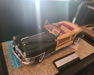 1948 Chrysler Town and Country Woody Convertible, 1:24 Scale Franklin Mint Die-cast Model Car
