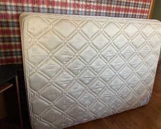 Full size mattress and box spring
