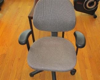 OFFICE CHAIR
