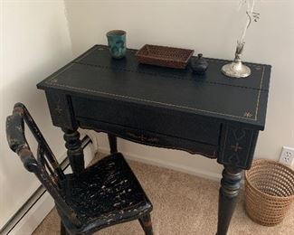 Bedroom Four
Desk w/ chair