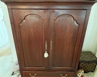 Ethan Allen Georgian court video/tv cabinet 