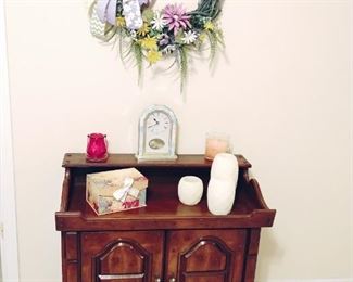 Mid Century Modern Soundesign Cabinet With Stereo, 8 Track, & Record Player
(Stereo Works!) 