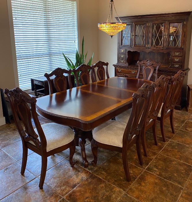 Beautiful dining room table & chairs.  