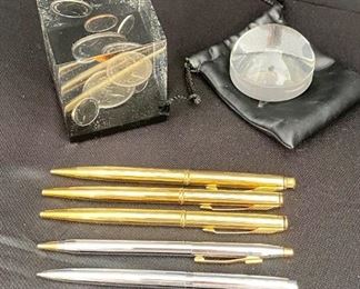 SS004 Executives Lot Montblonc, Skeaffer, Avis Avis Pens, Canadian Coin Paperweight And Magnifier