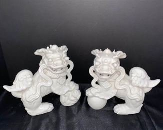 SS039 Pair Of Vintage Frederick Cooper Foo Dogs Protective Porcelain Statue Figurines