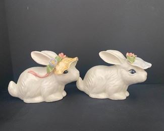SS052 Handpainted Ceramic Bunnies In Bonnets 2 Pc
