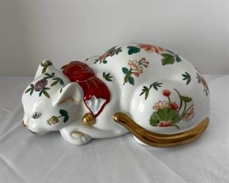 SS074 Frederick Cooper Kutani Style Japanese Nemuri Neko Porcelain Sleeping Cat