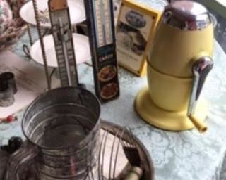 assorted 1960 kithen items