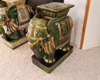 Heavy glaze elephant stool