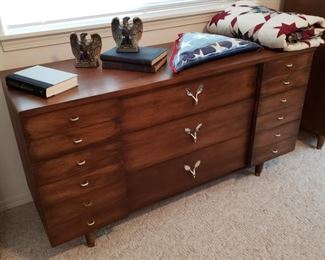 Huntley Dresser, cool hardware, nice condition Mid Century 