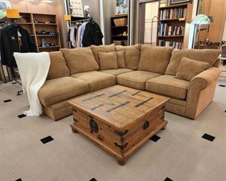 Sectional (Has an extra end piece not pictured)