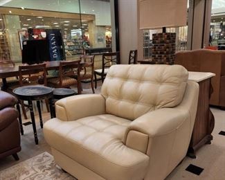 Love this cream colored chair!