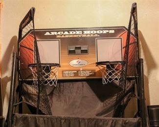 Arcade Hoops Basketball Game