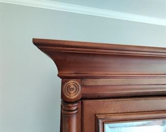 2 DOOR W/MIRROR FRONT WOODEN ARMIOR- ACCCENT TOP TRIM