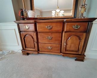 BASSETT BRAND - WOODEN BUFFETT