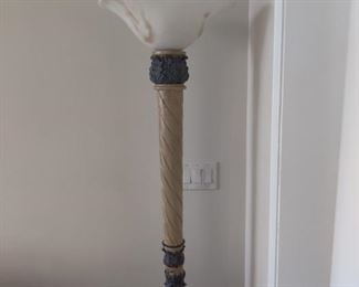 DCORATIVE FLOOR LAMP