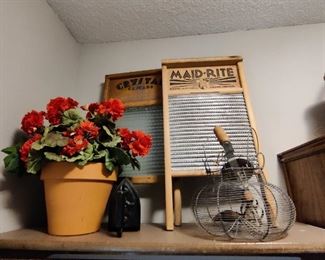 DECORATIVE HOMEGOODS