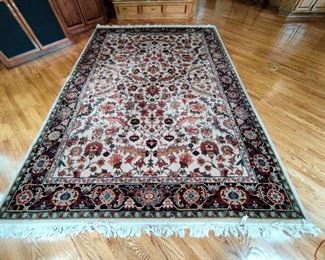DECORATIVE AREA RUG