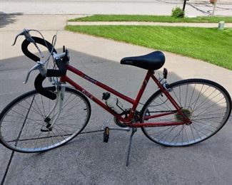 VINTAGE FUJI RACING BIKE