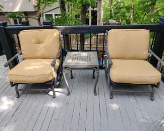 METAL PATIO CHAIRS W/CUSHIONS