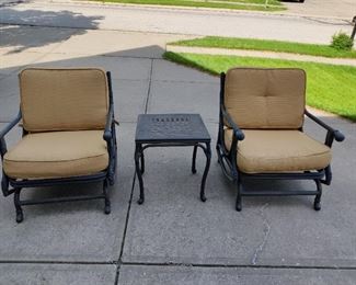 METAL PATIO CHAIRS W/CUSHIONS