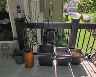 MISC PLANTERS & PLANT HOLDERS