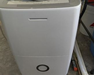 FRIGIDATE BRAND - DEHUMIDIFIER