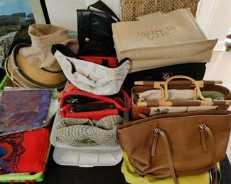 WOMEN'S HANDBAGS & PURSES
