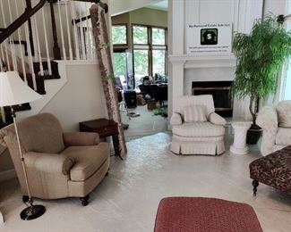 WESLEY HALL BRAND - 2 HIGH QUALITY STRIPPED PILLOW CLOTH CHAIRS, FLEXSTEEL CHAIR