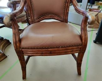 QULAITY WOODEN & WROUGHT IRON BASE GLASS TOP TABLE & 4 LEATHER CAPTAINS CHAIRS W/ NAILEHAD ACCENT TRIM