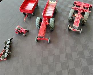 MINI METAL ANTIQUE TOYS