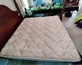 KING SEALY POSTUREPEDIC MATTRESS