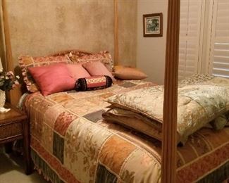 queen 4-poster bed, night stand