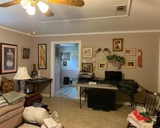 electronics elvis pictures