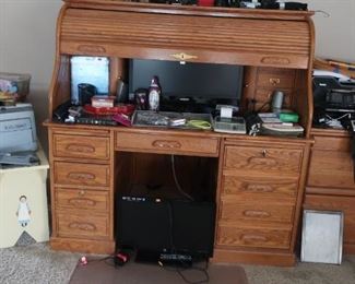 Beautiful Roll Top Desk