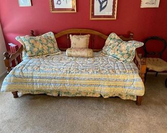 Wood Trundle day bed