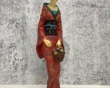 Lovely Geisha Statue