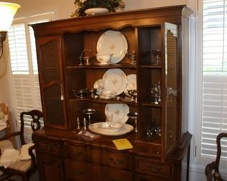 Very nice china cabinet.  Matches the table and chairs.  After the 50%  off you pay $140.