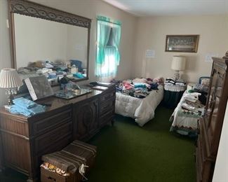 Bedroom 4 - Womens Clothing, Knicknacks, Bedding, Irish Bedding