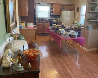 DISHWARE, POTS, TEA SETS , TELEVISION , Knicknacks, China, Photography, Memorabilia 